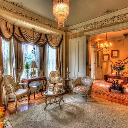 Russell Manor Bed & Breakfast-2